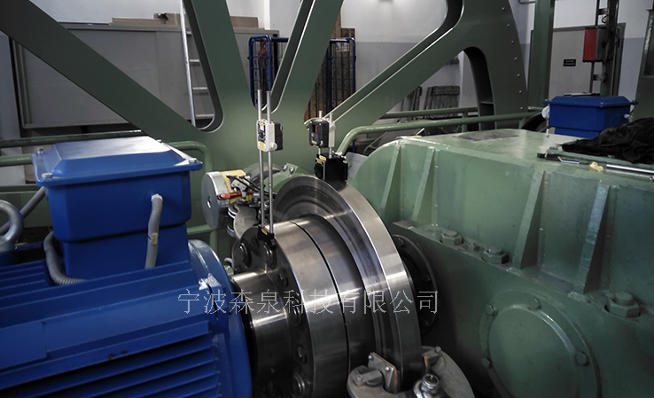 軸或萬向節(jié)軸對中